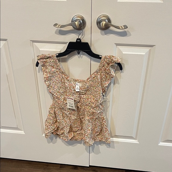 Versona Multicolor Floral Ruffle Blouse - Picture 1 of 1